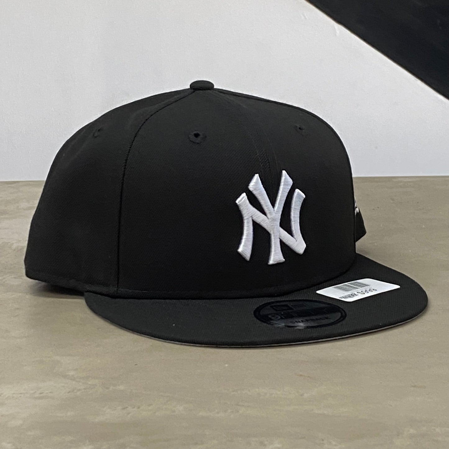 NEW YORK YANKEES BLACK & WHITE CLÁSICA