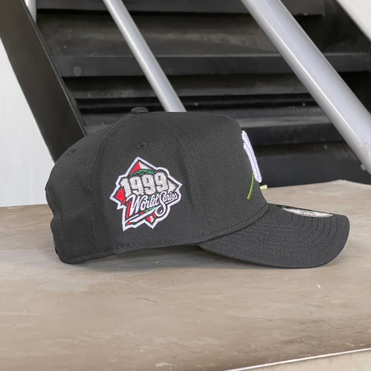 NEW YORK YANKEES 1999 WORLD SERIES 9FORTY AJUSTABLE