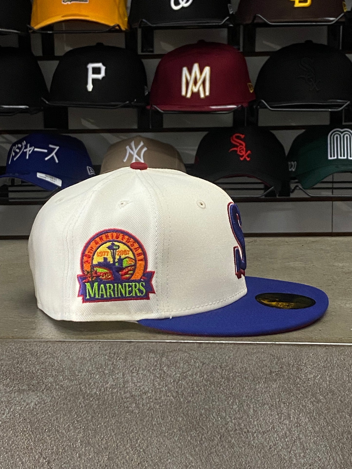 MARINERS 30TH ANNIVERSARY EXCLUSIVA