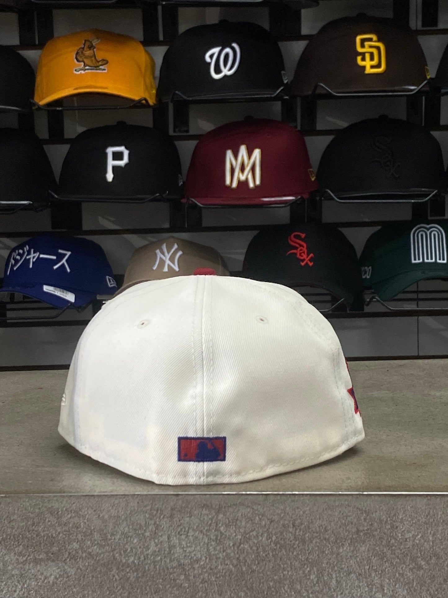 MARINERS 30TH ANNIVERSARY EXCLUSIVA