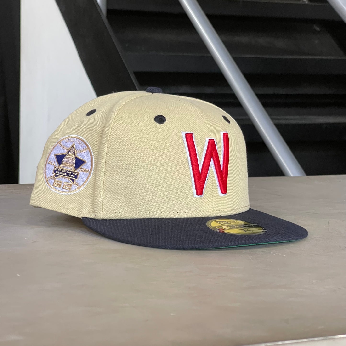 VINTAGE W EXCLUSIVA
