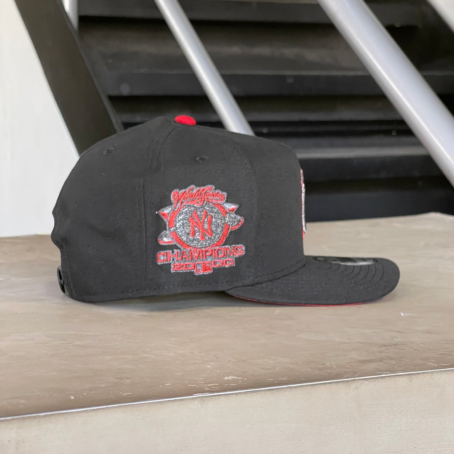 NEW YORK YANKEES 2000 WORLD SERIES CHAMPIONS AJUSTABLE