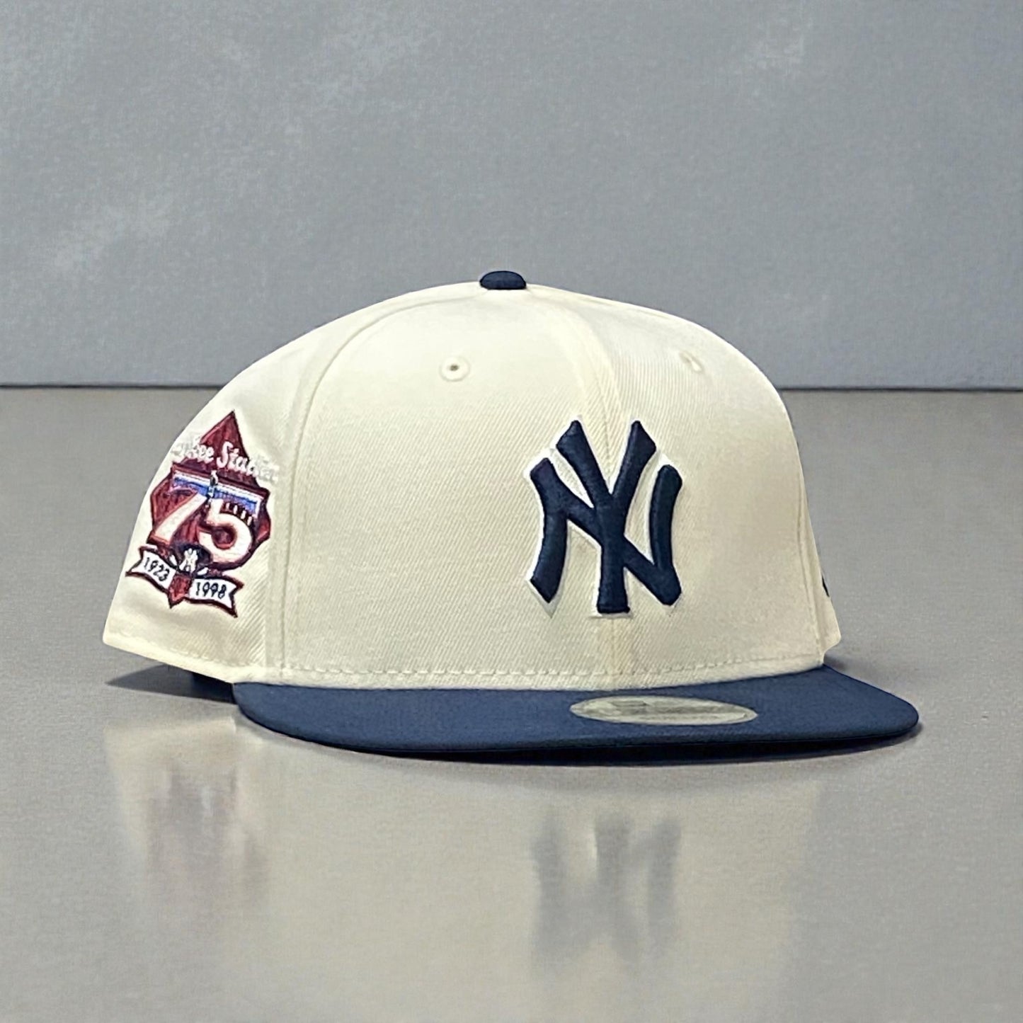 NEW YORK YANKEES 75 YANKEE STADIUM AJUSTABLE