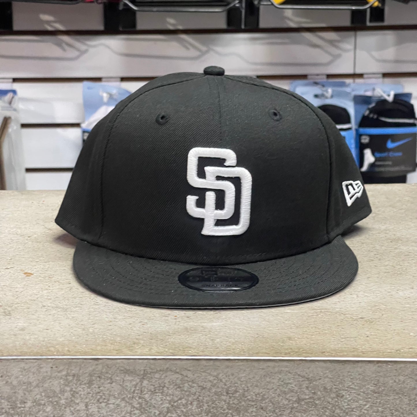 SAN DIEGO PADRES BLANCO Y NEGRO CLÁSICA AJUSTABLE