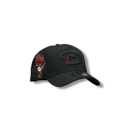 ARIZONA DIAMONDBACKS BLACKOUT UV ROJO A-FRAME AJUSTABLE