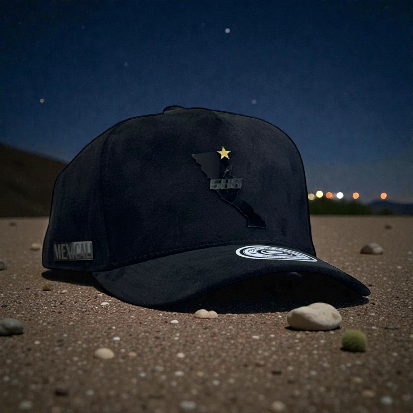 GORRA PLACA LA BAJA PENÍNSULA 686 FULL BLACK FULL GAMUZA