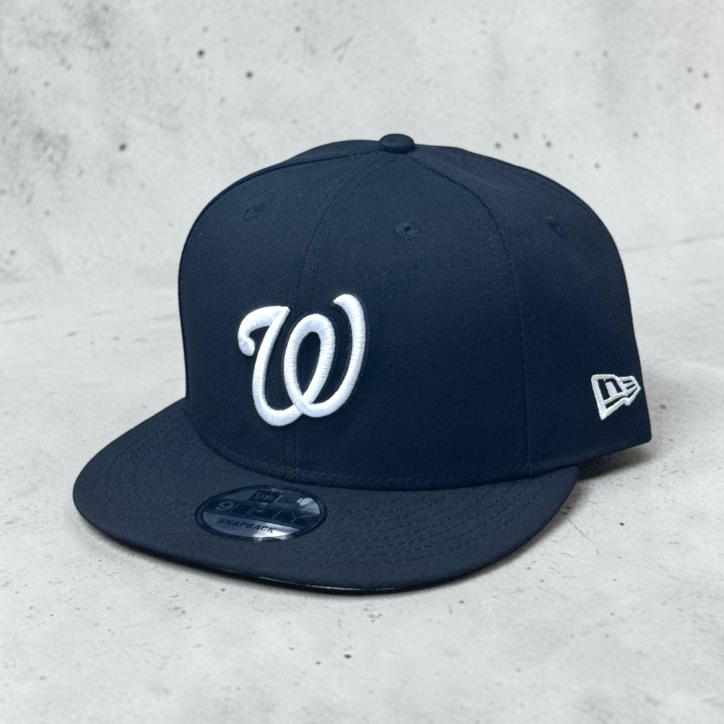 WASHINGTON NATIONALS BLACK & WHITE AJUSTABLE