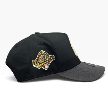 NEW YORK YANKEES NEGRO Y GRIS A FRAME AJUSTABLE