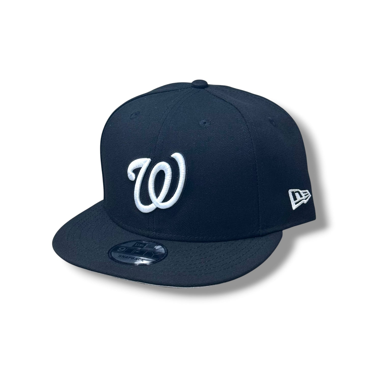 WASHINGTON NATIONALS BLACK & WHITE AJUSTABLE