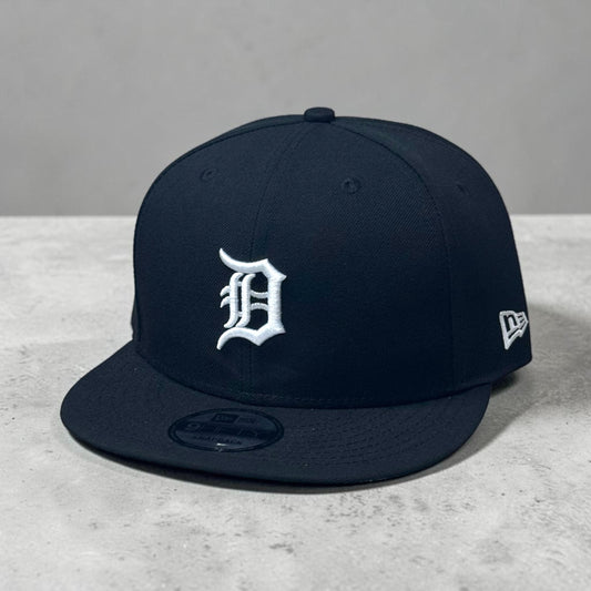 DETROIT TIGERS BLACK & WHITE AJUSTABLE
