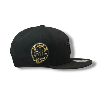 TORONTO BLUE JAYS 30 YEARS NEGRO DORADO AJUSTABLE