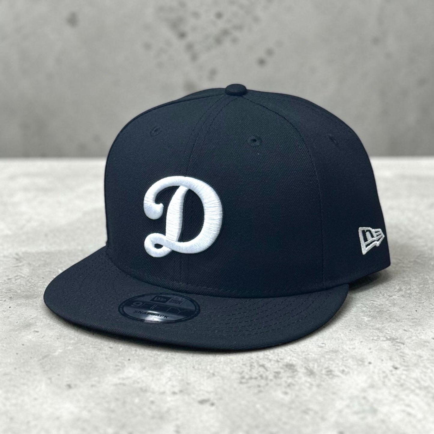 DODGERS BLACK & WHITE AJUSTABLE