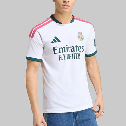 JERSEY REAL MADRID 2027 VERSIÓN FAN