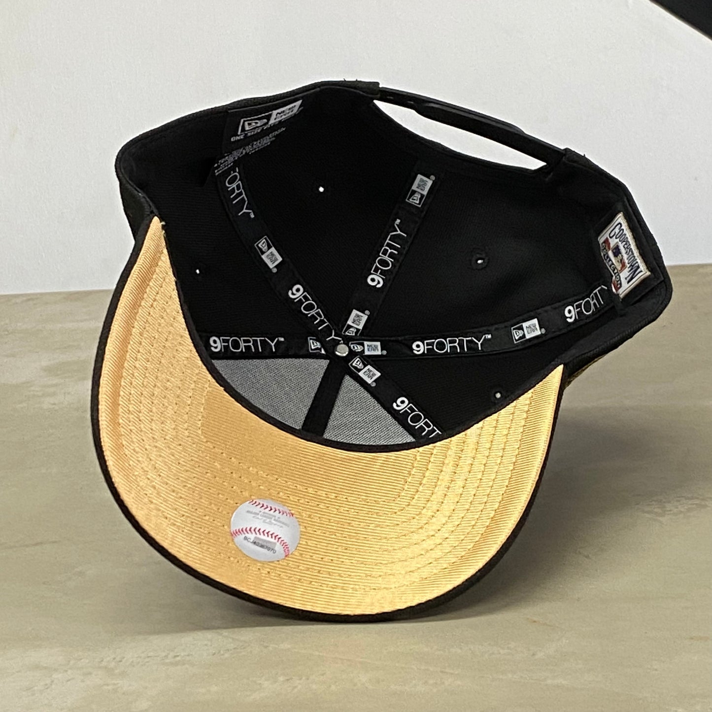 NEW YORK YANKEES 1996 WORLD SERIES BLACK & GOLD EXCLUSIVA