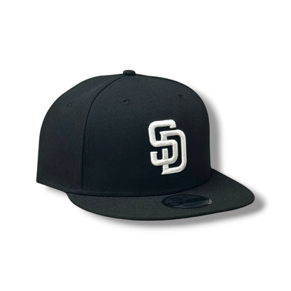 SAN DIEGO PADRES BLACK & WHITE AJUSTABLE
