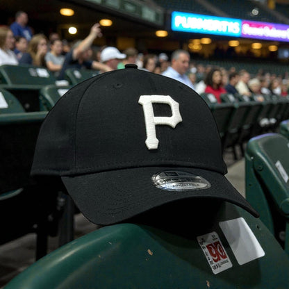 PITTSBURGH PIRATES CASUAL STRAPBACK BLANCO Y NEGRO