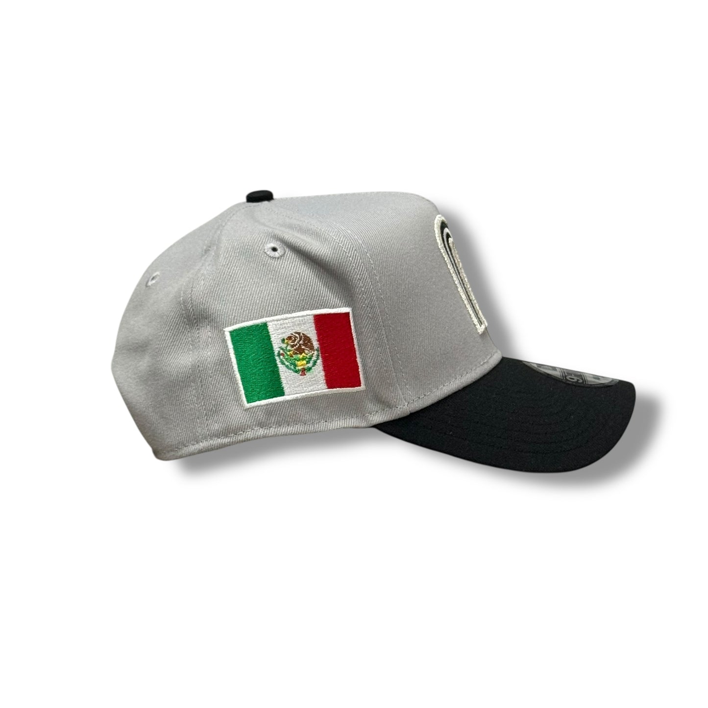 MÉXICO 2026 WBC GRIS Y NEGRO 9FORTY AJUSTABLE