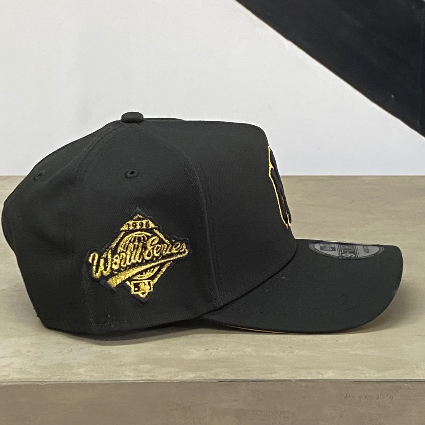 NEW YORK YANKEES 1996 WORLD SERIES BLACK & GOLD EXCLUSIVA