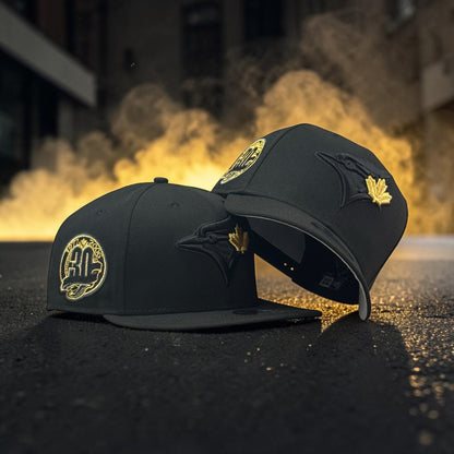 TORONTO BLUE JAYS 30 YEARS NEGRO DORADO AJUSTABLE