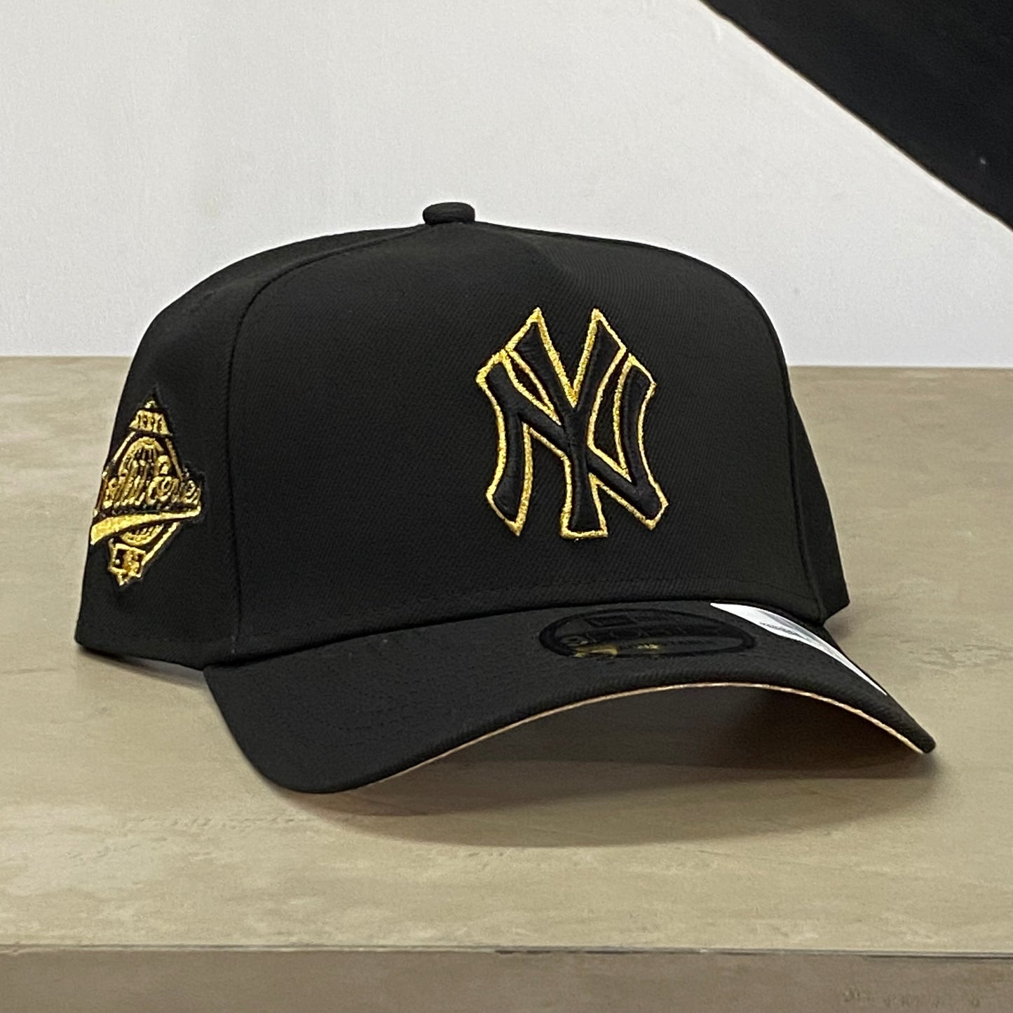 NEW YORK YANKEES 1996 WORLD SERIES BLACK & GOLD EXCLUSIVA