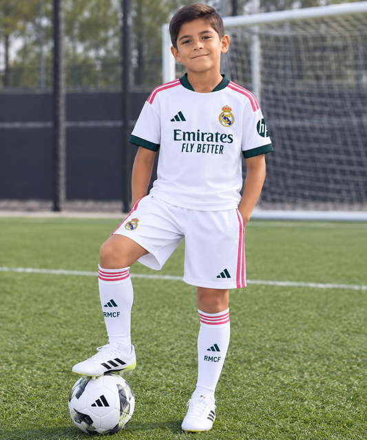JERSEY REAL MADRID LOCAL PARA NIÑO “10 MBAPPE” (incluye short)
